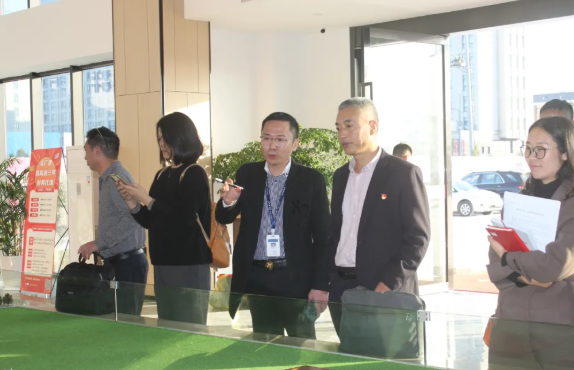 如东县自然环境局领导一行莅临如东万洋众创城考察交流