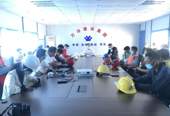 如东万洋众创城开展建筑工地疫情防控督查会议并慰问一线施工人员