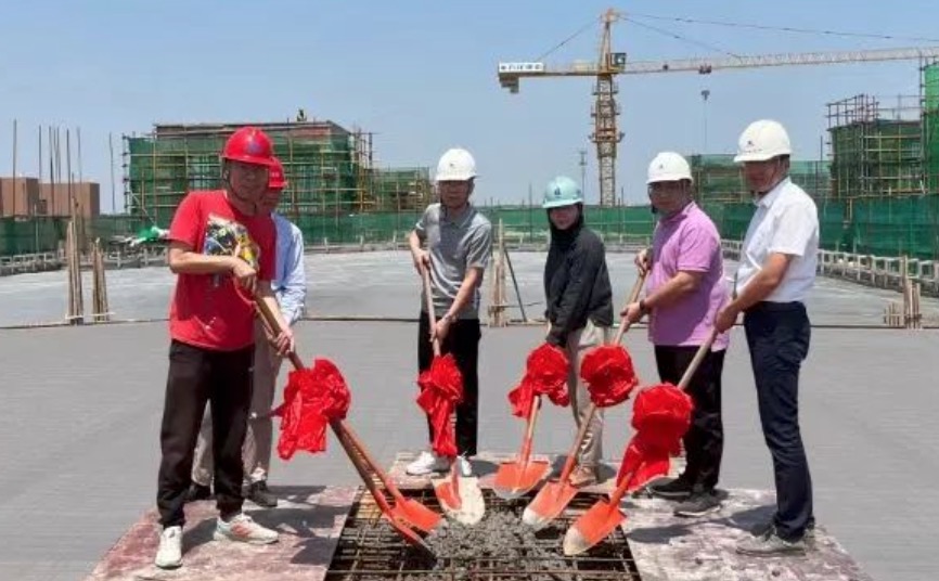 喜结金顶，美好共鉴丨如东万洋众创城第三批厂房封顶